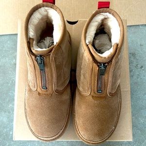 UGG neumel platform zip boots in chestnut